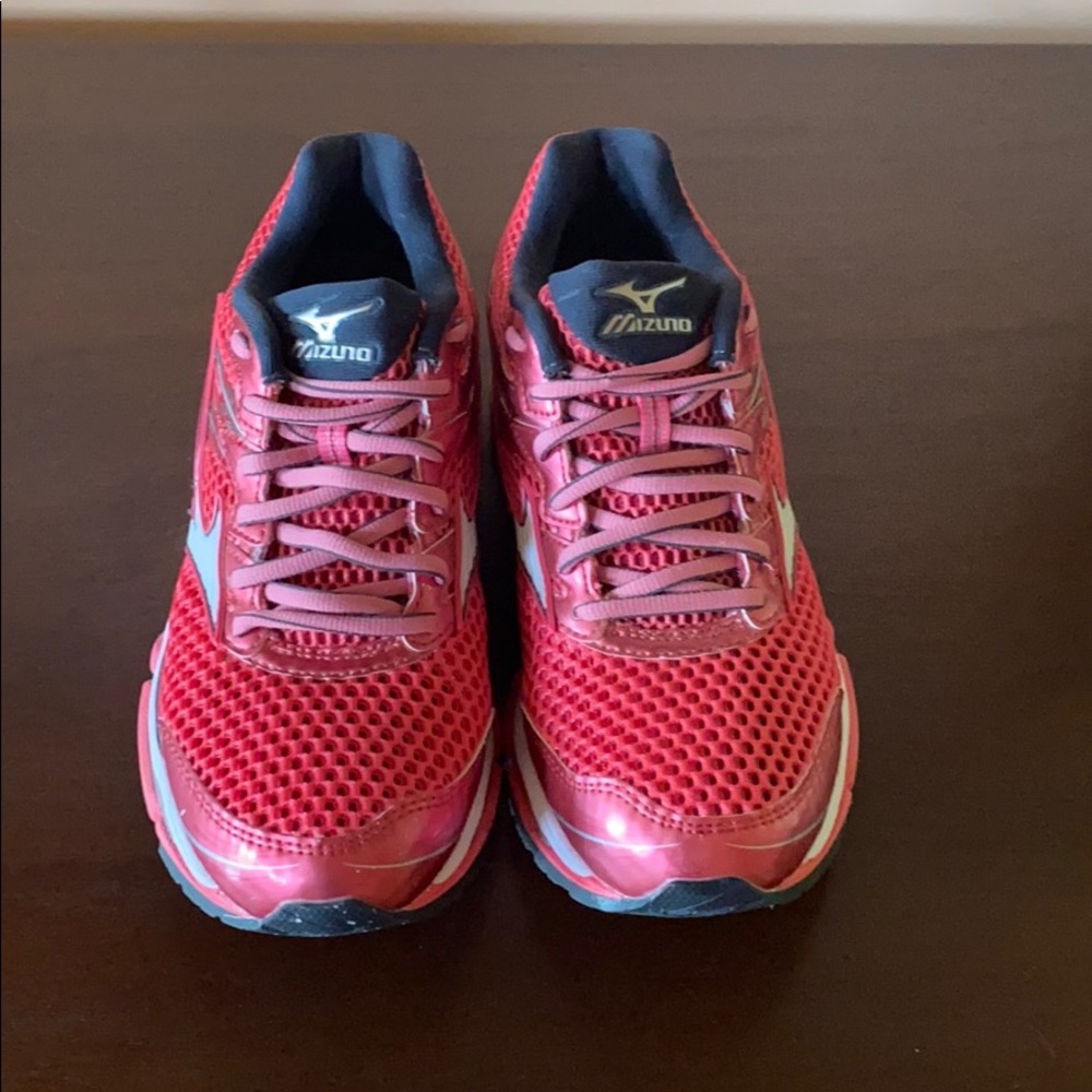 Women’s Mizuno Wave Enigma 5 Coral
